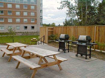 Durham College/Uoit Residence - South Village Ошава Екстер'єр фото