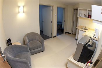 Durham College/Uoit Residence - South Village Ошава Екстер'єр фото